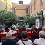 Aperitivi al museo: un’attività di incontri che si tiene nell’esotico chiostro del Fontego dei Turchi